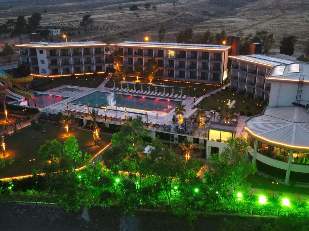 Toros Deluxe Hotel