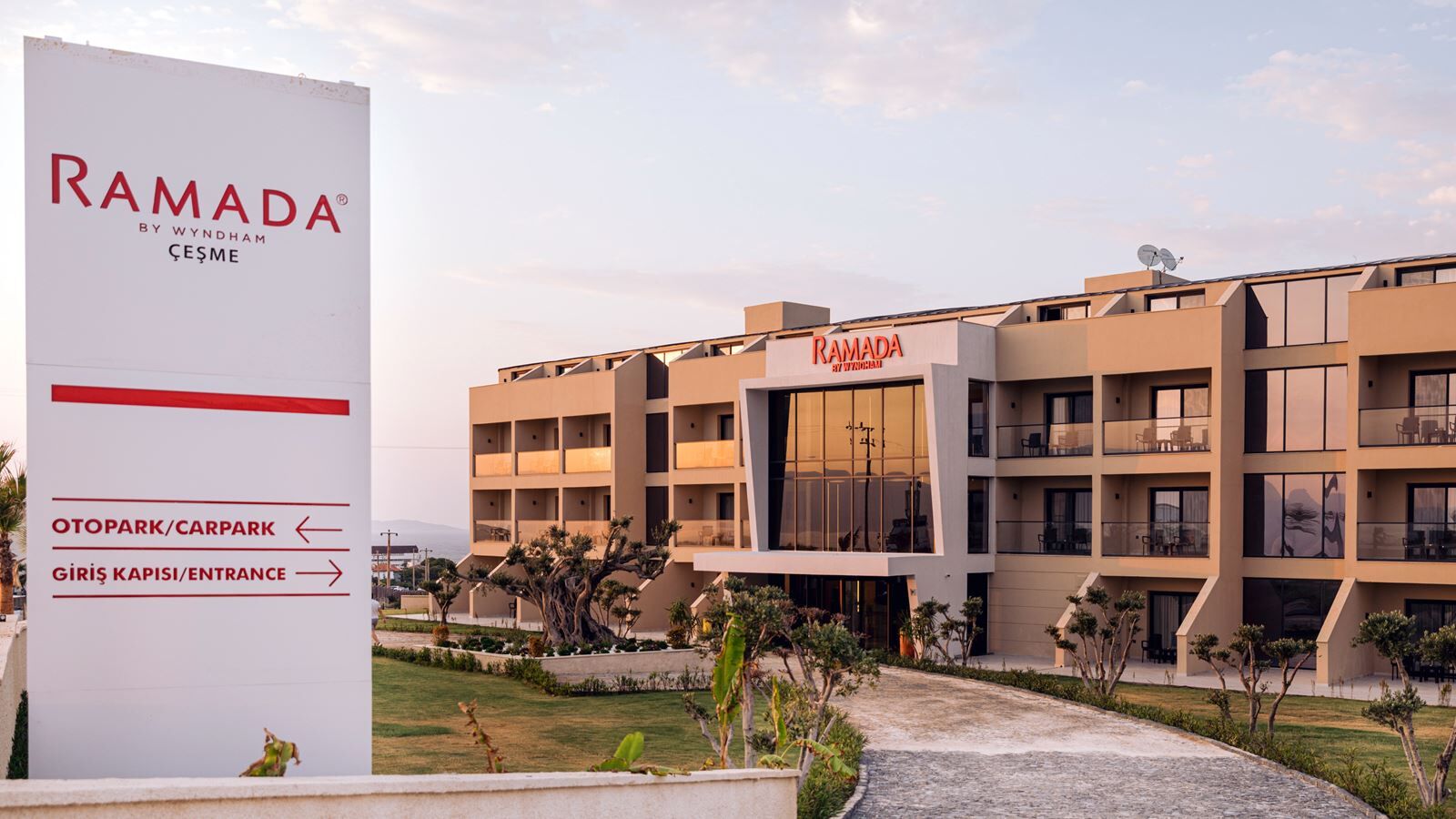 Ramada By Wyndham Çeşme Hotel